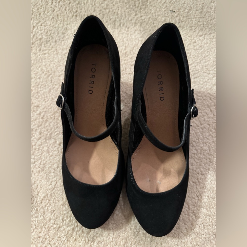 Size 7.5 WW -Torrid